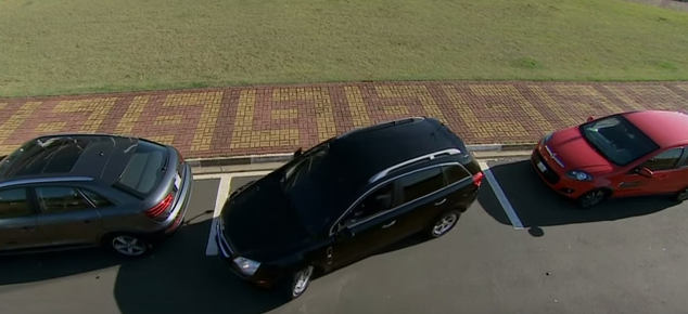 Baliza adentrando o carro na vaga (Aprova DETRAN)